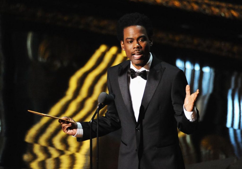 Gecenin sunucusu Chris Rock'un Akademiyi eleştiren konuşması uzun süre alkışlandı.