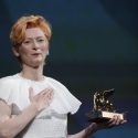 tilda swinton 77. venedik film festivali yaşam boyu başarı ödülü